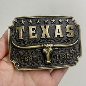 Beautiful Longhorn steer western cowboy gold Tecss belt buckle
